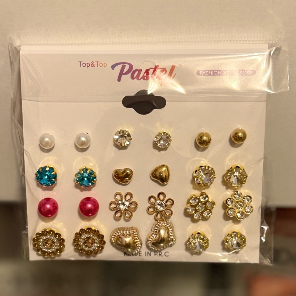 Stylish Stud Earring Set with Gold Accents